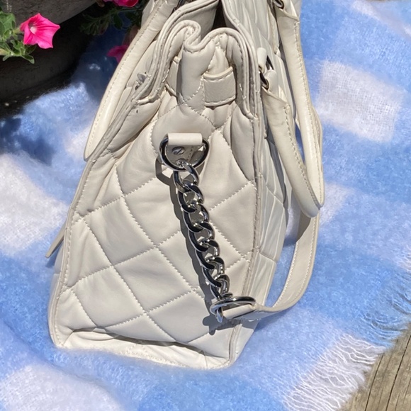 Large Michael Kors Leather Shoulder Bag - Picture 3 of 16